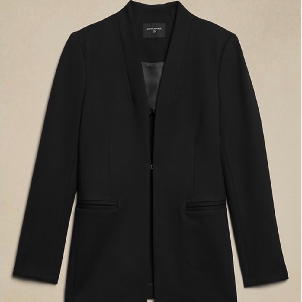 Pointe Collarless Blazer